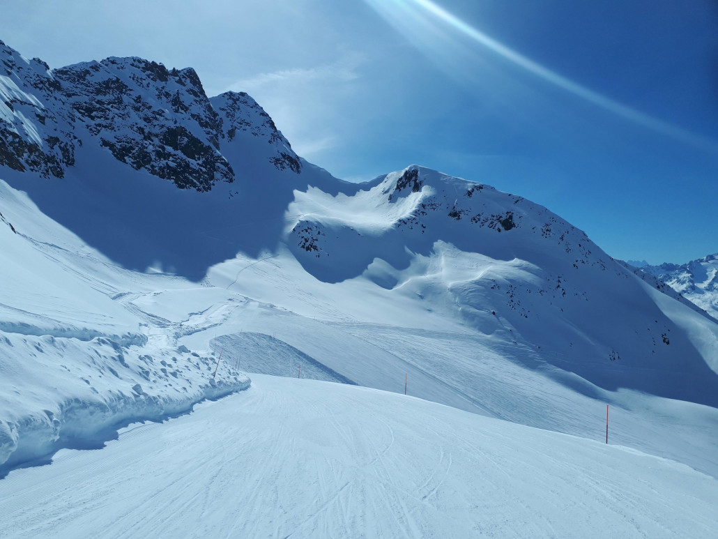 Die rote Piste und die schwarze Piste waren um kurz vor 16 Uhr noch perfekt in Schuss! Hier hat es nochmal richtig Spaß gemacht!
