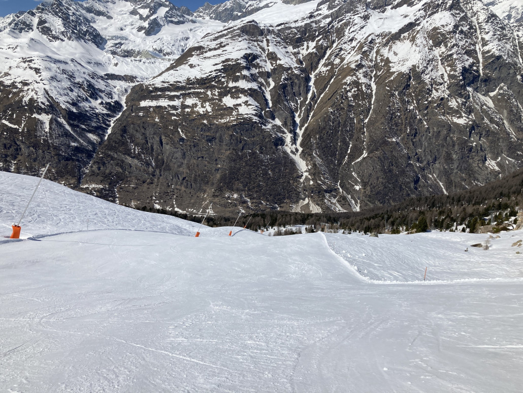 Die schwarze 8 gefällt mir auch gut. Steil und leer.