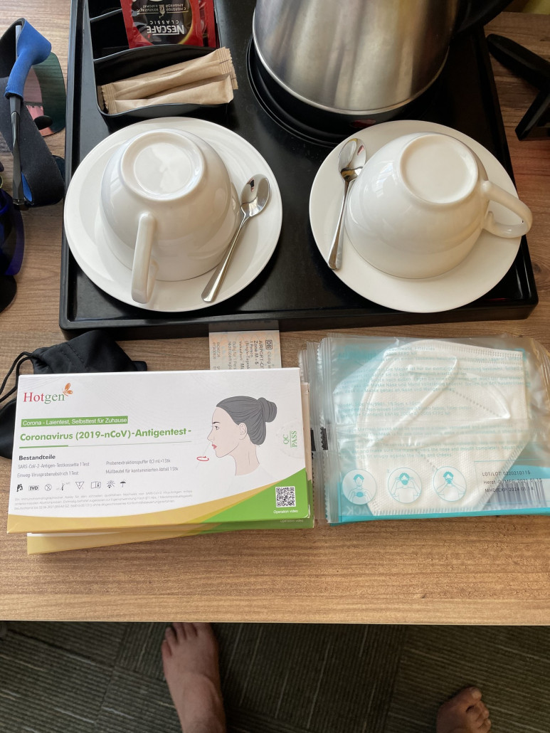 Tee &amp; Kaffee und Maske &amp; Corona Test