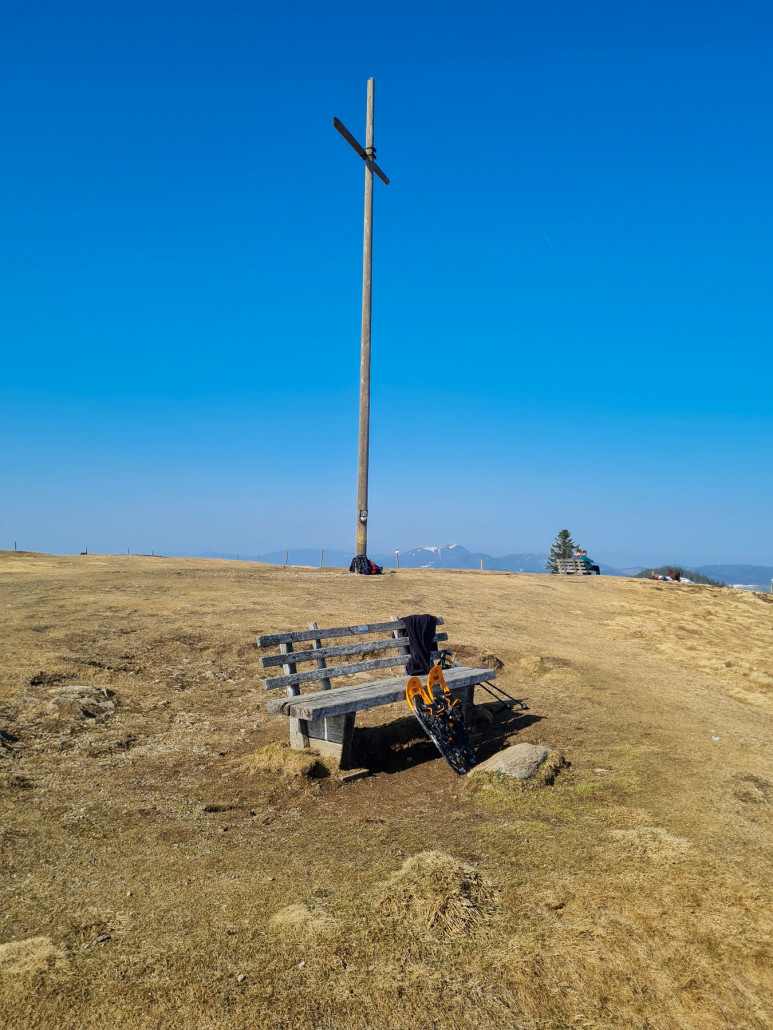 Gipfel,  im Hintergrund der Belchen