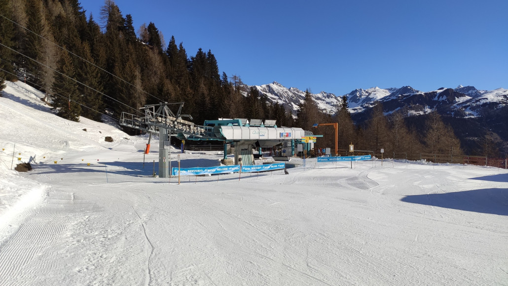 Typische Schlangenlänge am Varrozei-Sessel