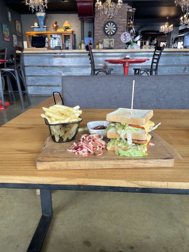 Mittag im Drunken Cherry in New Gudauri