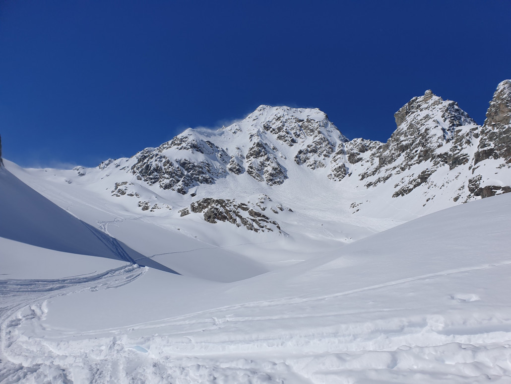Blick zurück zum Mont Fort: rechts die Standard Routen, wir kamen von ganz links