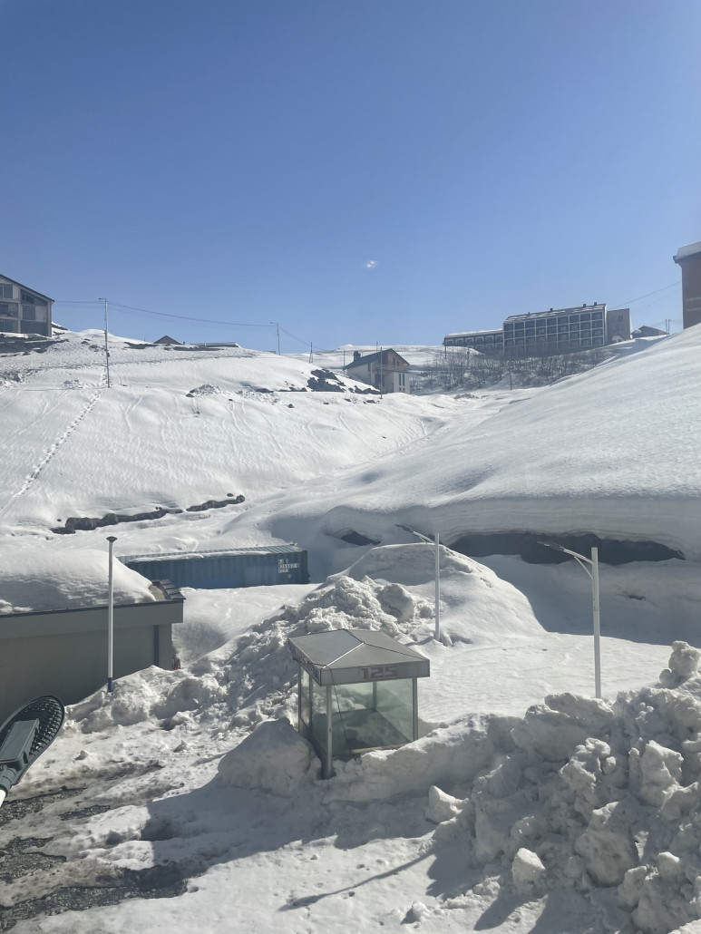 Blick aus dem Hotel auf 2200 Meter