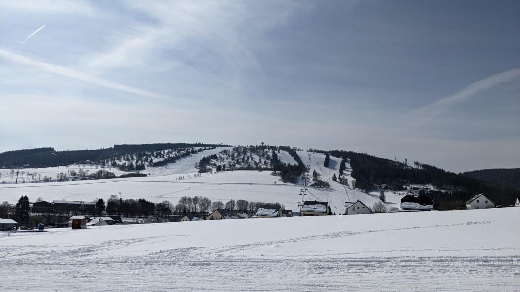 Morgens war der Ettelsberg noch weiß, später kam man nur noch mit viel Aufpassen ohne Feindkontakt unter der EUB runter.