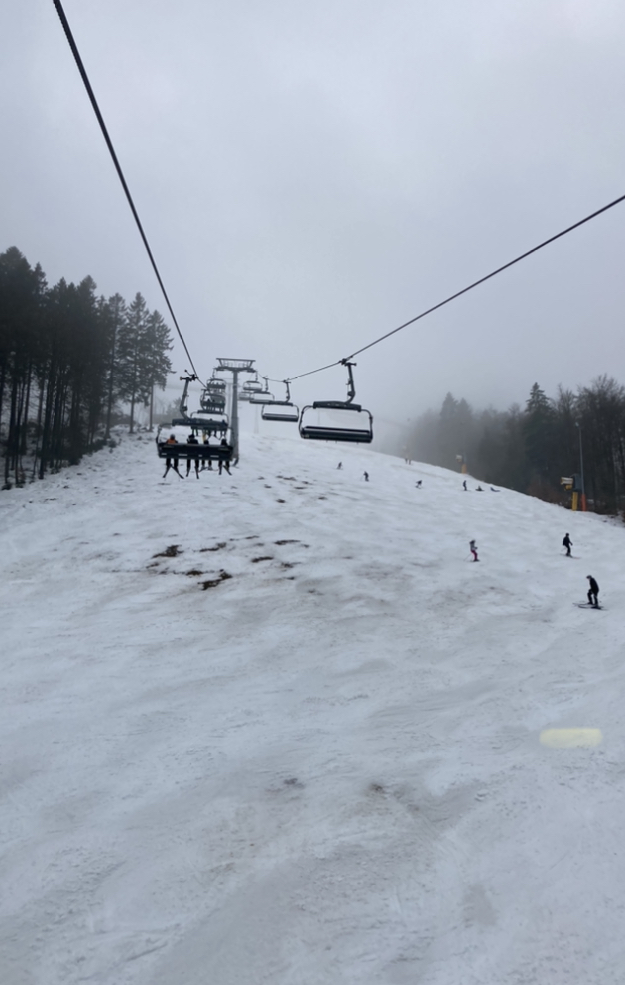 Bereits um zehn Uhr war die Piste an der Kappe zerfahren. Mal schauen, wie lange es hier noch geht.