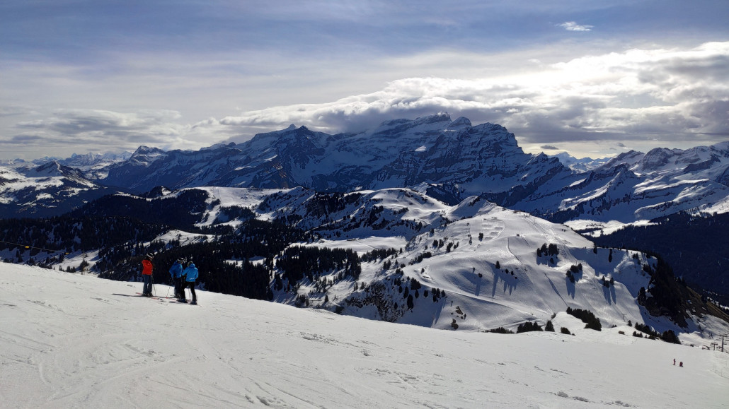 Blick auf Chaux Ronde, schlechtes Wetter auf Glacier 3000