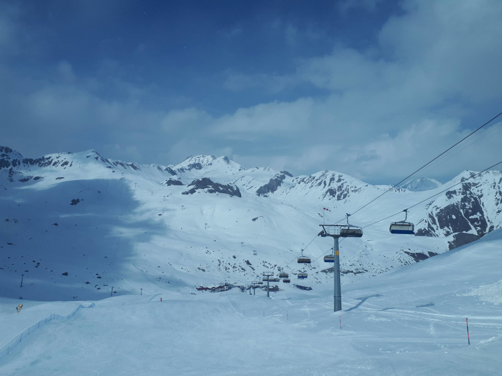 Bis 16:30 kann man noch Alp Trider Sattel fahren. Auvh hier die Pisten noch fast im Originalzustand!