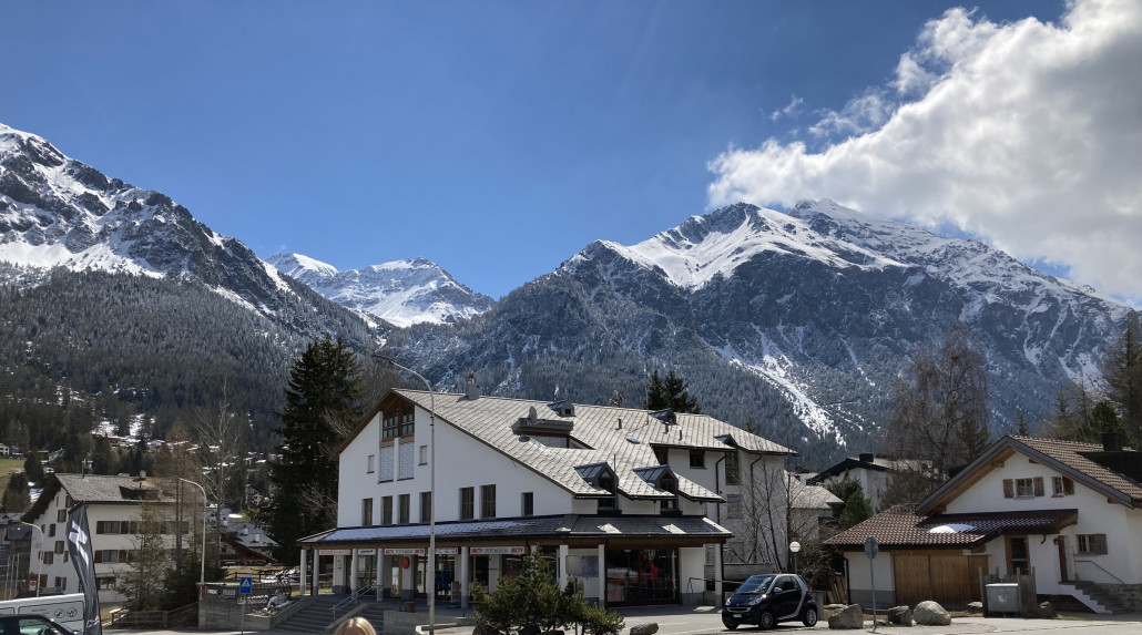 Bild von vorgestern: Mit Blick auf die oberen Etagen könnte man sich im Februar wähnen...