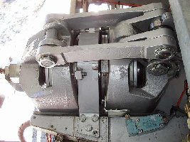 Beide Backen und die vorgespannte Tellerfeder.