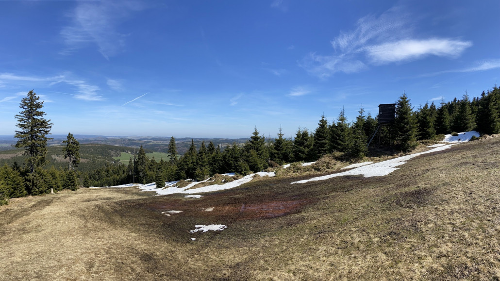 Auf dem Schneefeld in Bildmitte sind wir gestartet