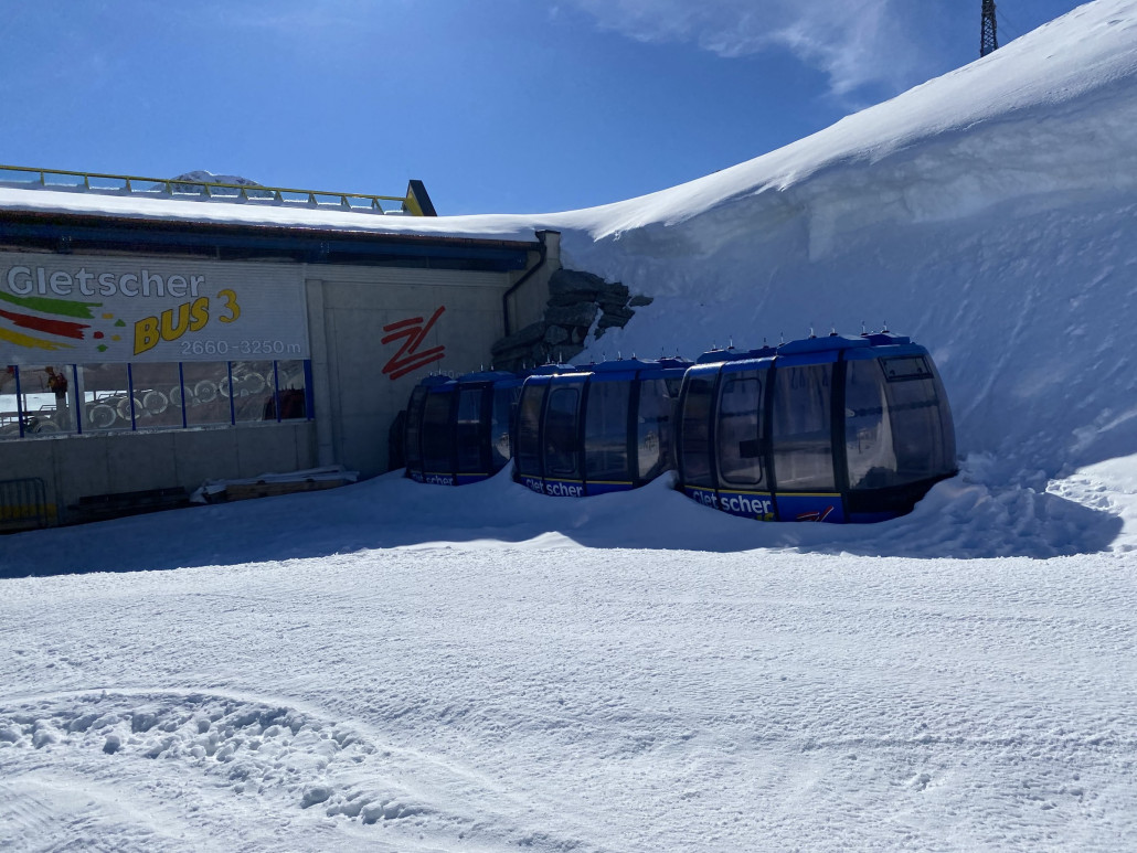 Alte GB3 Kabinen an der GB Talstation