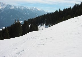 Selbiger Standpunkt wie beim vorherigen Bild nur Richtung Fiss. Kommt die neue Abfahrt hier von rechts?