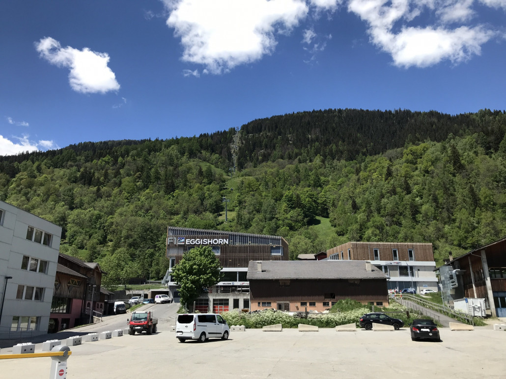 1.6.2021: ÖV-Hub vom Parkplatz aus