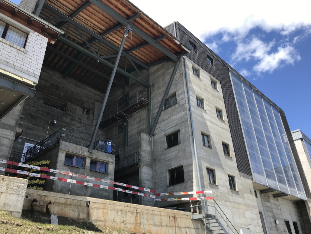 Alte Bergstation der kleinen Pendelbahn