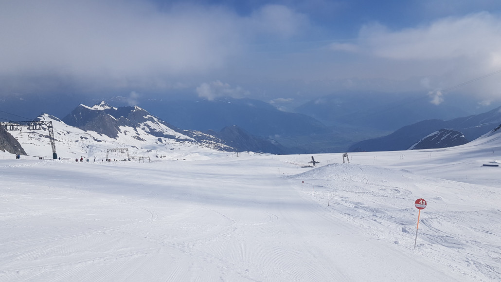Um kurz nach 9 Uhr sind die Pisten noch frisch und herrlich