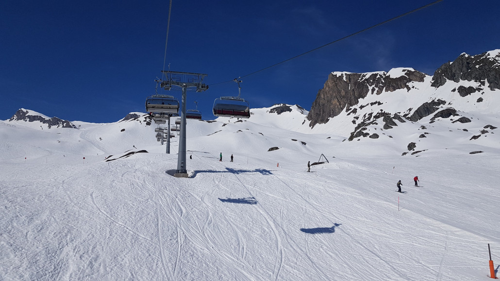 In der Kristallbahn. Das Zwischenstück der Piste 12 (hinten links) ist nicht mehr präpariert, aber noch gut fahrbar