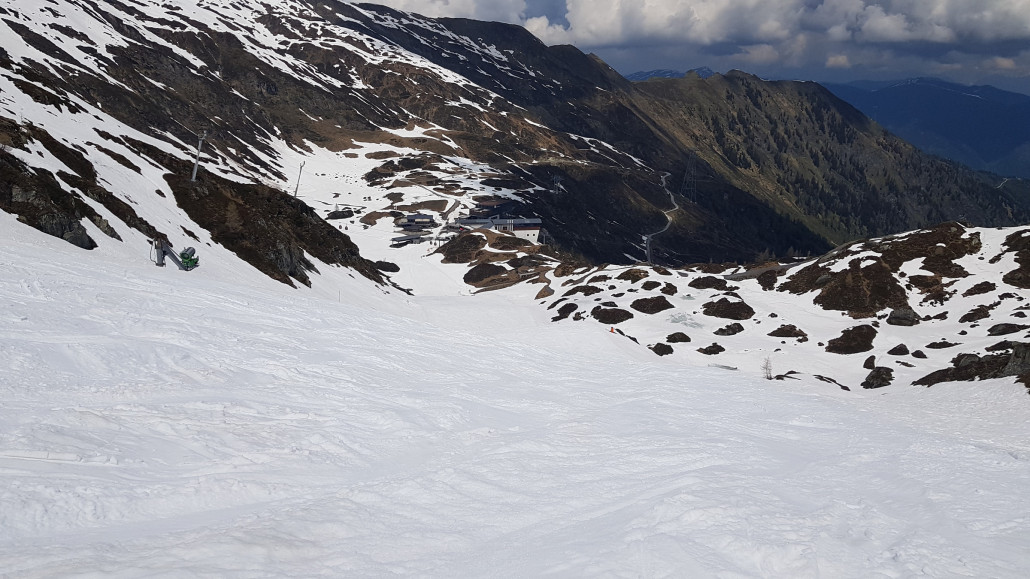 Wirklich sehr ordentliche Schneelage bis zur Talstation