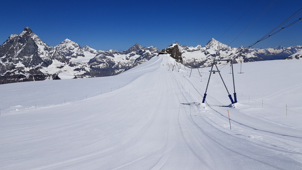 Ganz oben ;) es fehlt allerdings die Piste, die sonst mittig links abgeht