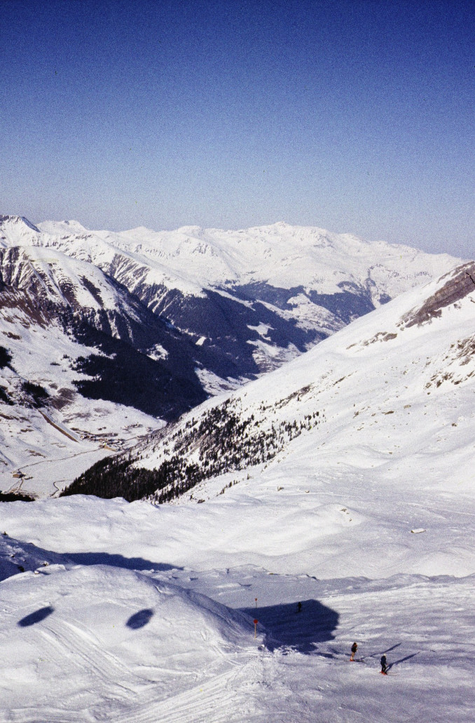 Aber nach diesem Bild, das wohl das Gleiche wie das vorige abbildet, nur im Hochformat, müsste es auf der Spannagelabfahrt zur Sommerbergalm sein
