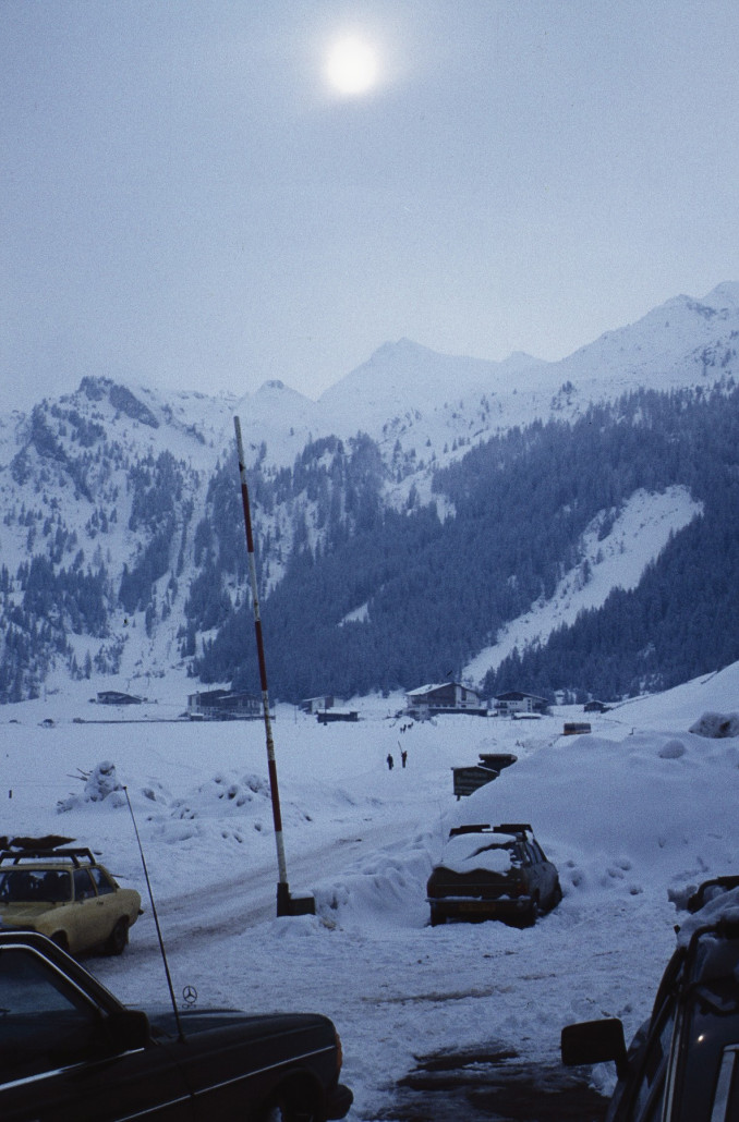 Blick aus der damaligen Unterkunft in Hintertux zur 1. Sektion - wahrscheinlich am Abend