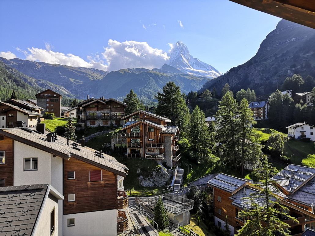 Ein erster Blick auf das Matterhorn am Vorabend aus der Unterkunft.