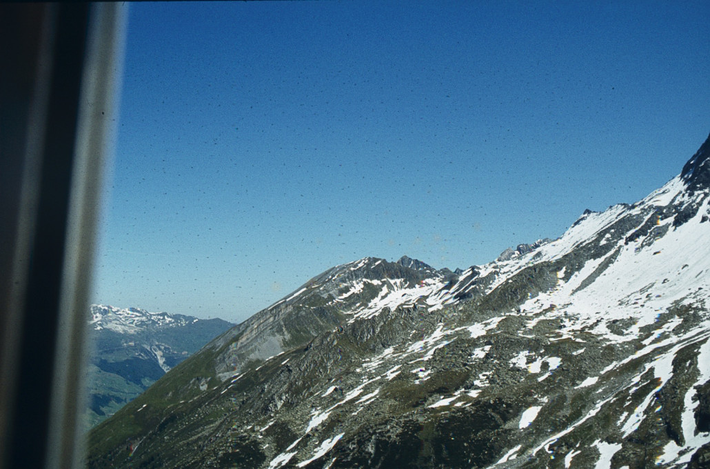 In die andere Richtung, ganz links das Tuxertal.