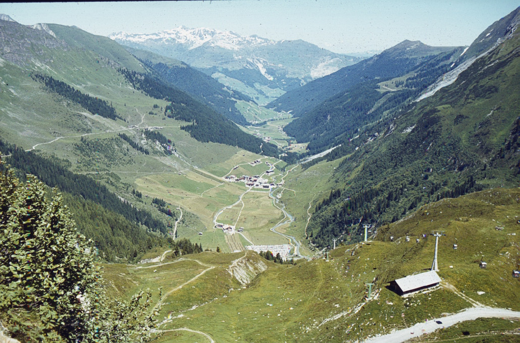 Starten wir mit einem Blick von der Sommerbergalm ins Tuxertal.
