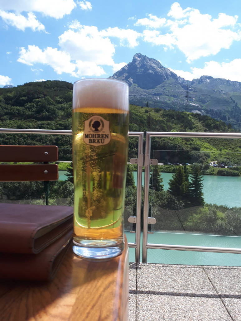 Zeinisjochhaus mit Ballunspitze