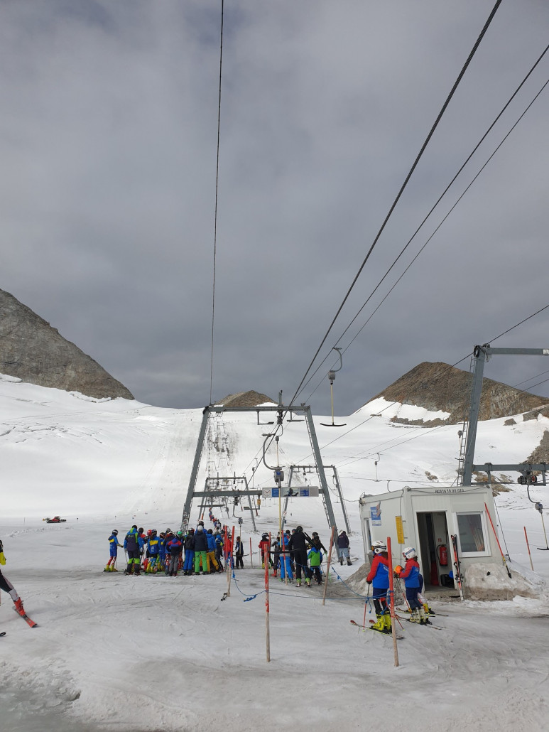 Olperer, einmal wurde kurz auch der Rechte angemacht, da lange Wartezeit.