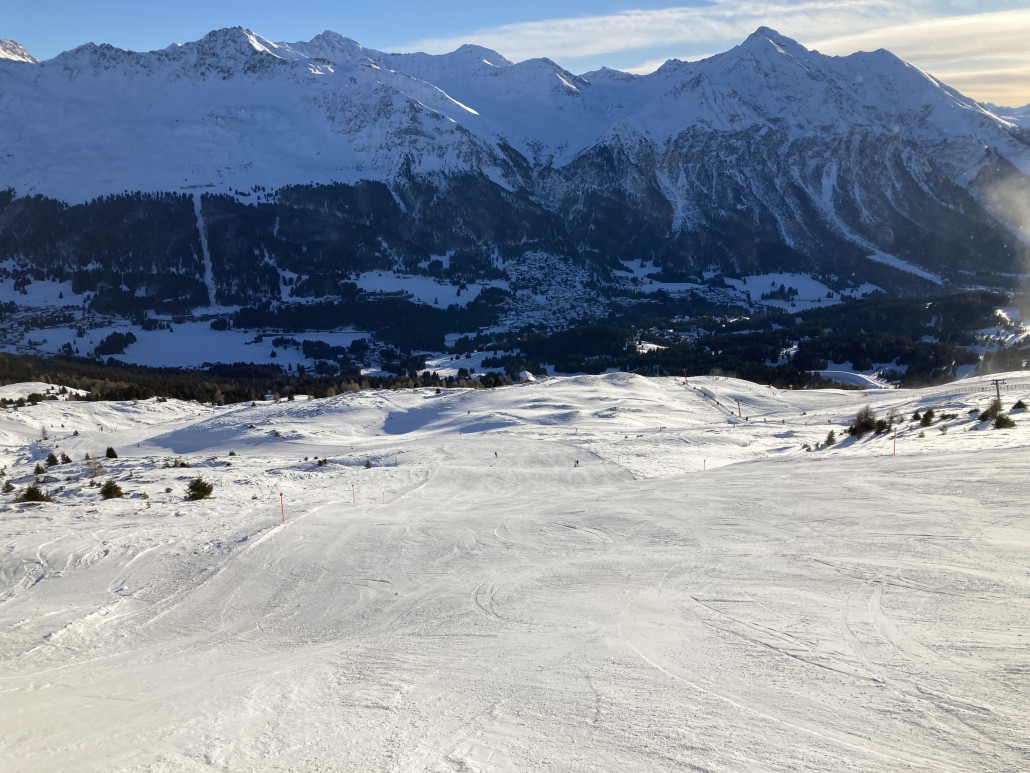 Auf der Piste 51 mit  Talblick