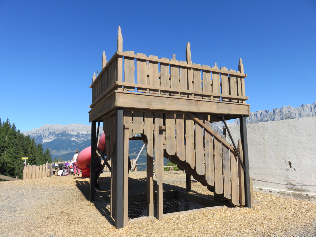 Neue Rutsche auf der Ponyalm