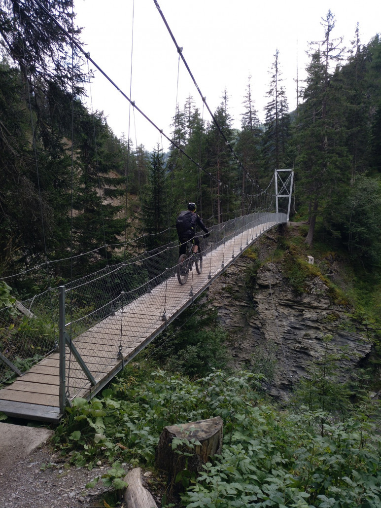 Hängebrücke Punt Penduossa Sura