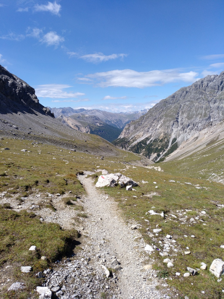 Bei Chaschlot kippt der Weg endlich nach unten