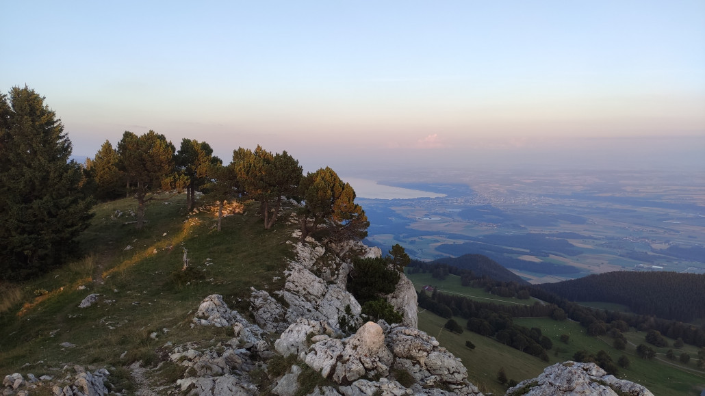 Blick zum Neuenburgersee vom Gipfel