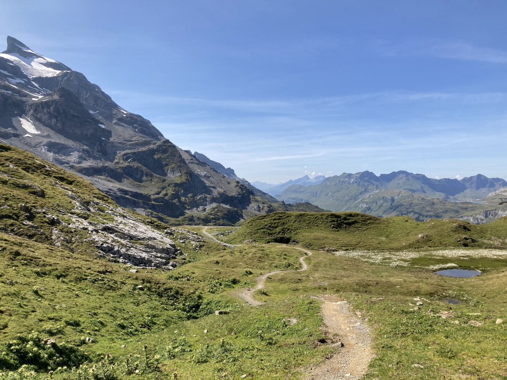 Hella Bells Trail (Jochpass - Engstlenalp). Flowig, netter Ausblick aber leider kurz.