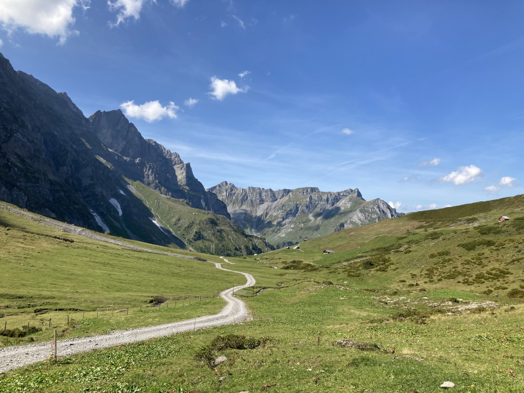 Landschaftlich schöner Abschnitt auf der Strasse vom Trübsee zum Untertrübsee. Zum Fahren wenig spassig.