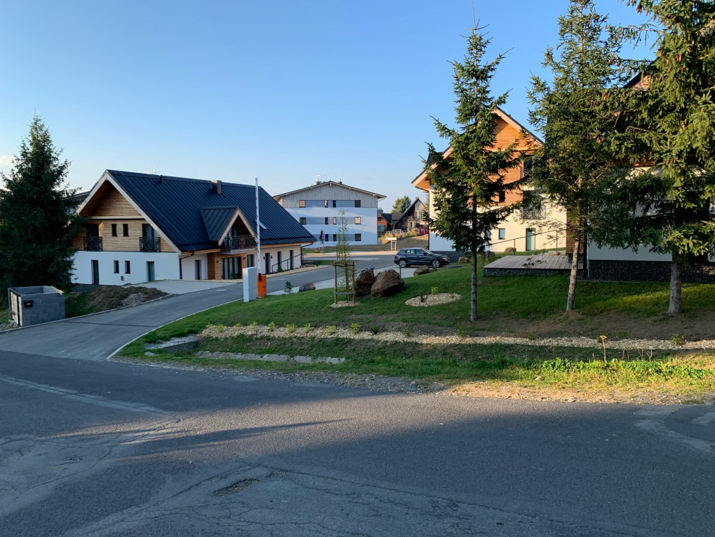 Zufahrt Neubaugebiet direkt beim Hauptparkplatz