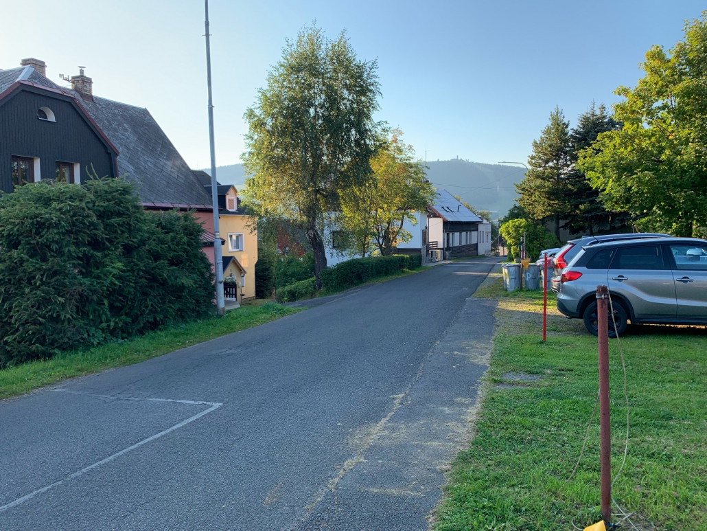 Ortsdurchfahrt Loucna (alt) Mitte.