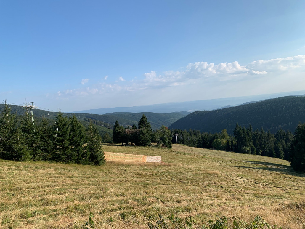 oben auf Neklid. Hier keine Neuigkeiten. Dafür der Top Blick ins Egertal.