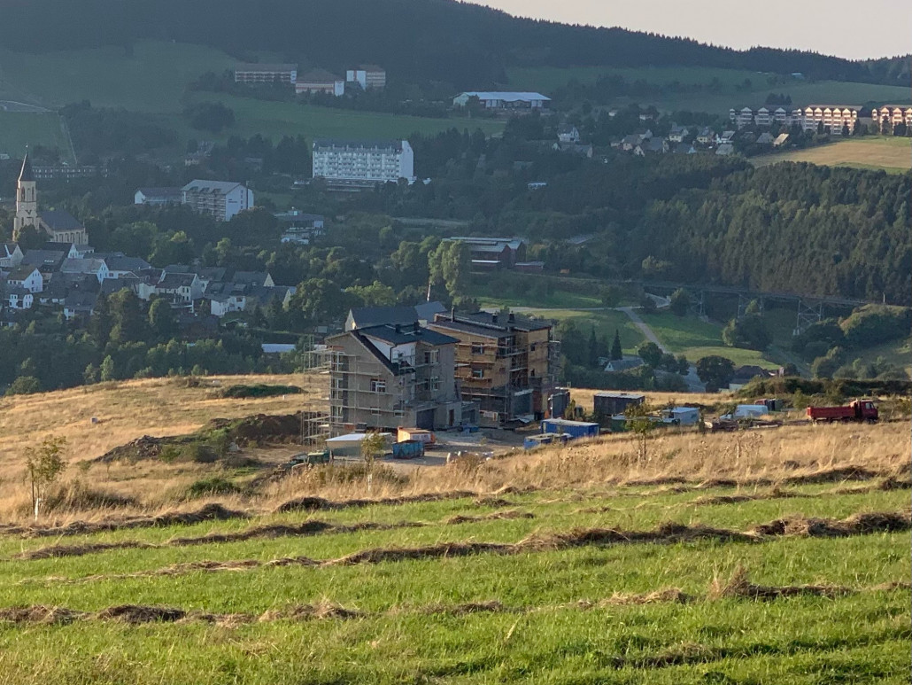 Zoom - noch volle Baustelle dort.