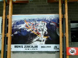 Ausbaupläne, die vorhandenen Lifte aber ich schwarz eingezeichnet, jetzt verwirklicht. Hauptvorteil: Die einzige schwarze Piste ist jetzt deutlich besser erreichbar (bisher nur mühsam über Tellerlift)