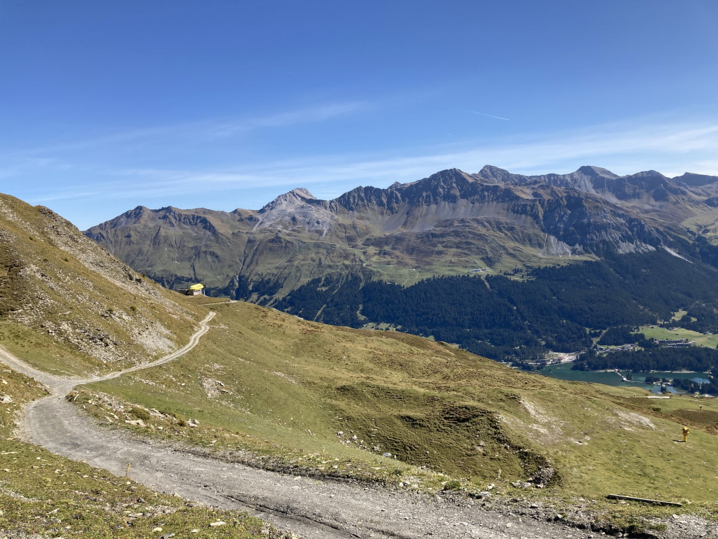 Blick zurück zur Sesselbahn Cumacheals