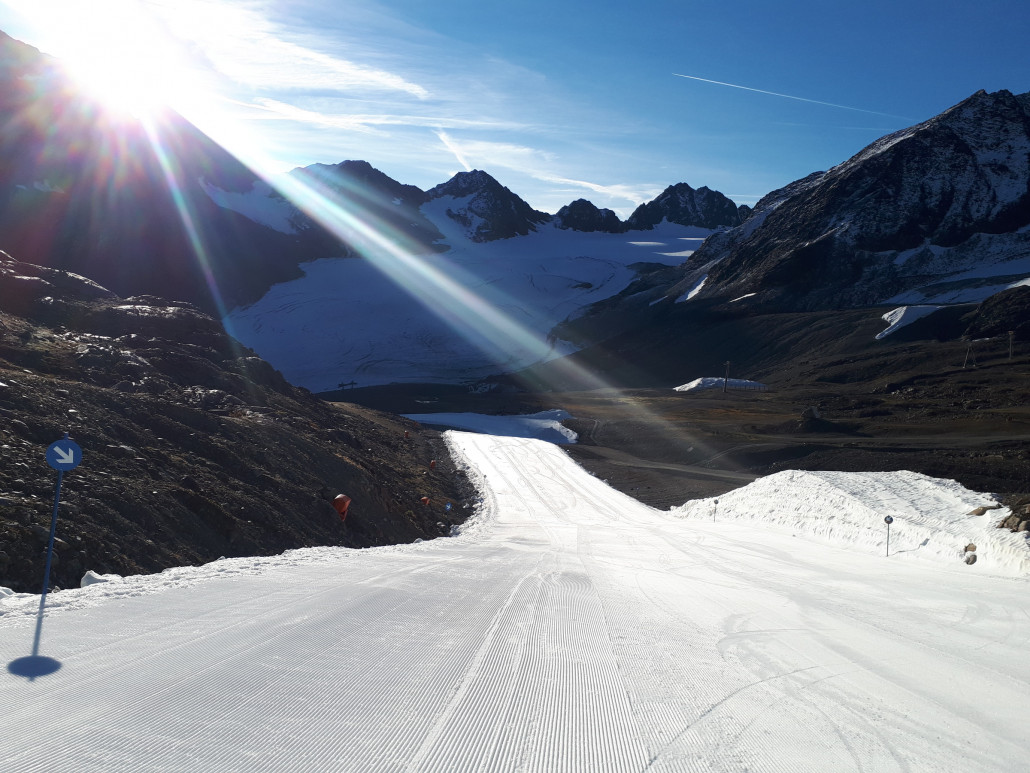 An der Gletscherseebahn nur ein Schneeband, das aber sehr gut präpariert und schön zu fahren!