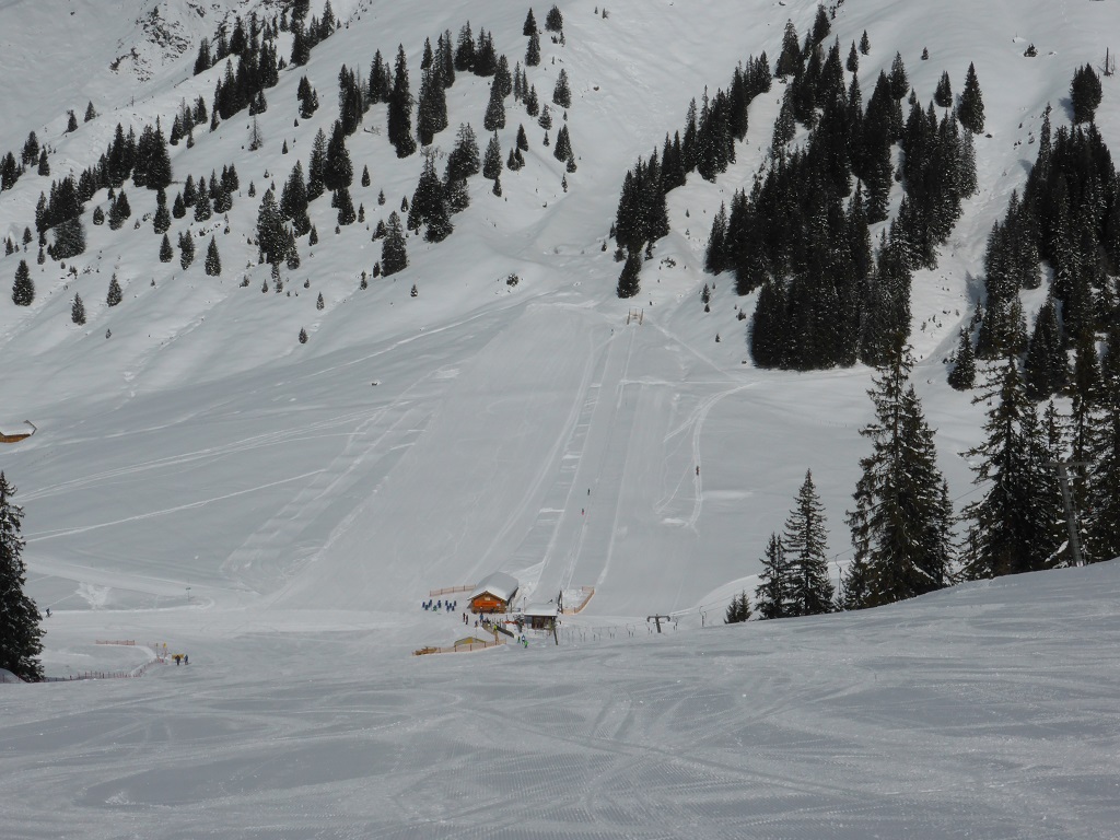 und, natürlich, die Menschenmassen am Übungslift Mahdlift ;-)