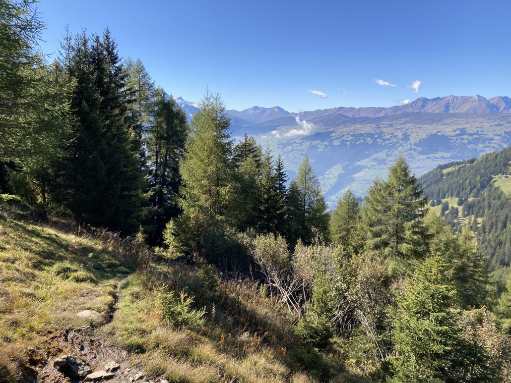 Der Heinzenberg auf der anderen Talseite ist allgegenwärtig.