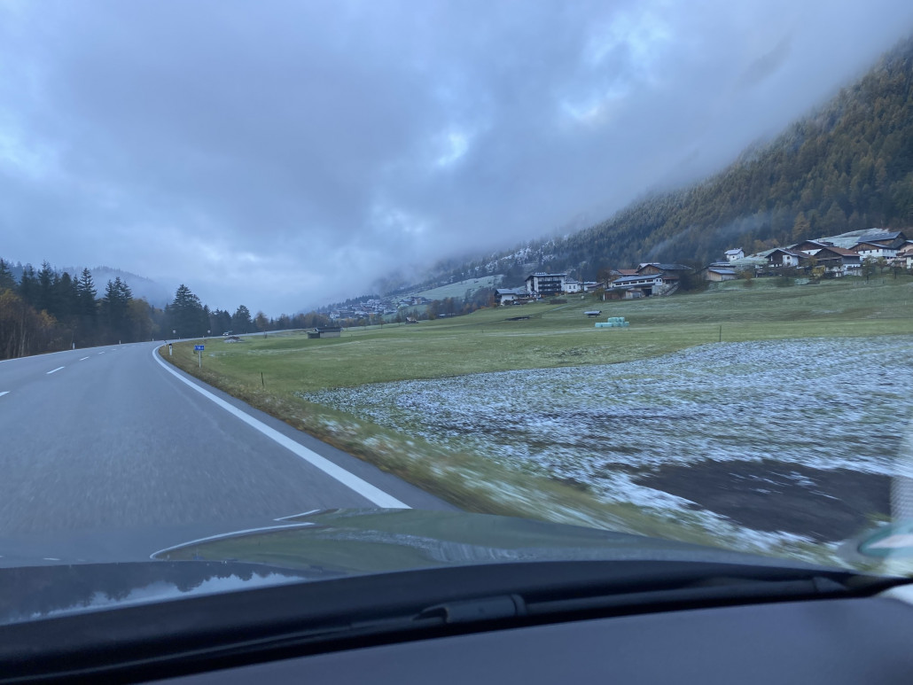 Erste Schneereste bei Pfunds auch rund 950 müNN