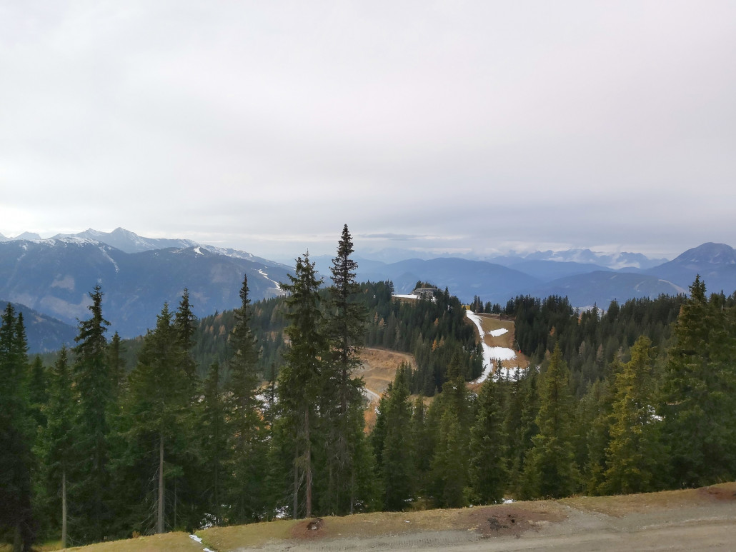 Die Pisten wurden so weit als Möglich an der Lärchkogelbahn schon angeschoben.
