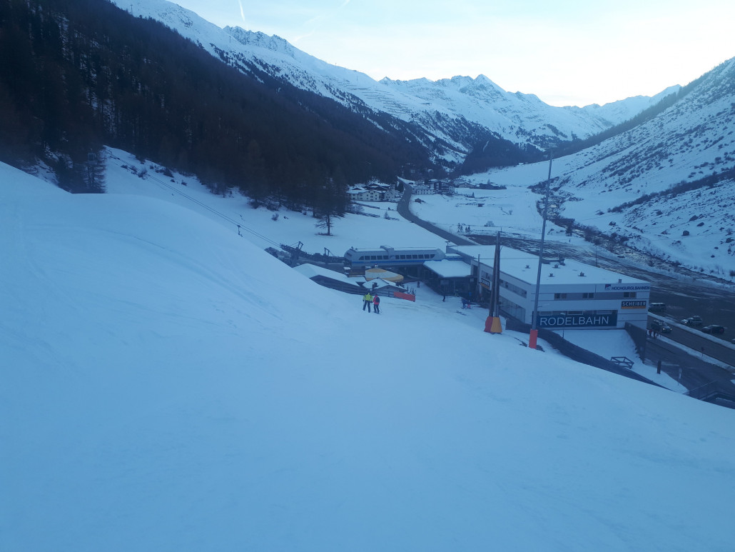 Schnee bis unten raus.