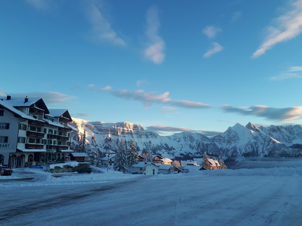 Winterlandschaft am Parkplatz